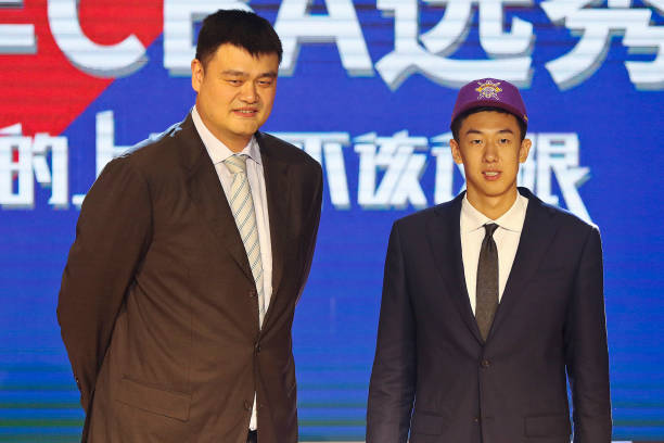 篮球比赛中的犯规与违例：规则详解及应对策略